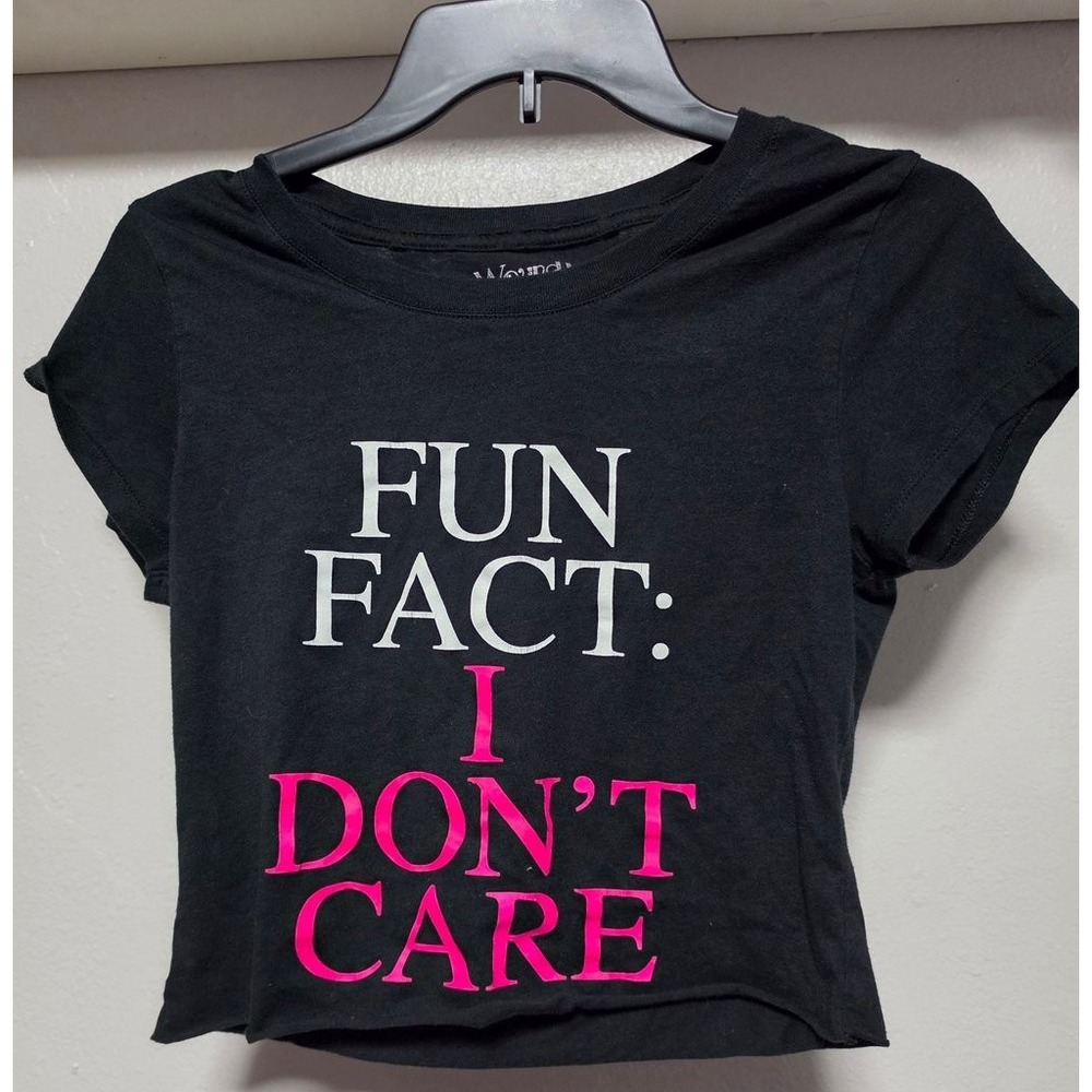 Wound Up Graphic Crop T-Shirt Black Fun Fact I Don't Care Juniors Large L 11-13